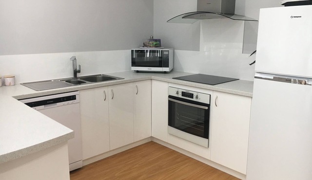 Luxurious new accommodation in the heart of town, 2 bed 2 bath fully equipped.