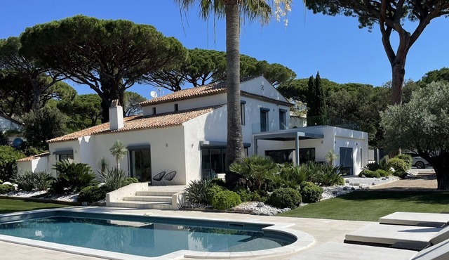 Luxurious new villa facing St Tropez
