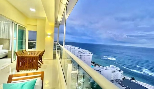 Luxurious Ocean Front 19th Floor 3 Bed Apartment
