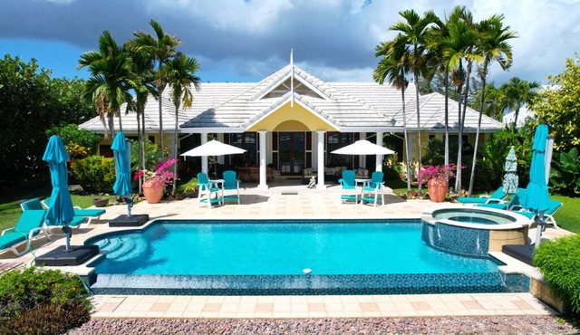 Luxurious Ocean Front Villa with its own private infinity pool & beach!