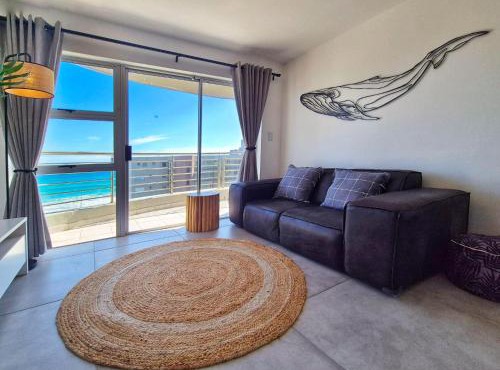 Luxurious Ocean View Beachfront Apartment