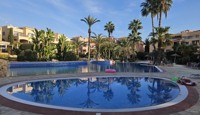 Luxurious Penthouse with Spacious Terrace in Limnaria Gardens, Paphos