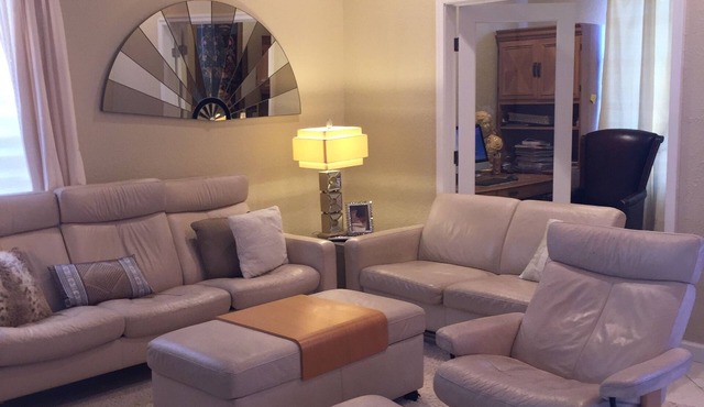 Luxurious Pool Home in Boca Raton 15 minutes Driving distance to Ocean