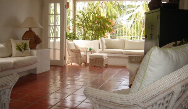 Luxurious Private Apartment with pool 4 minutes walk to Mullins Beach West Coast