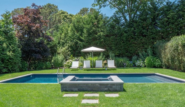 Luxurious, private, very comfortable Shinnecock Hills home minutes from US Open