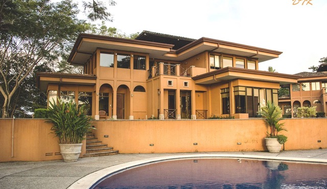 Luxurious Rain Forest Ocean View Paradise