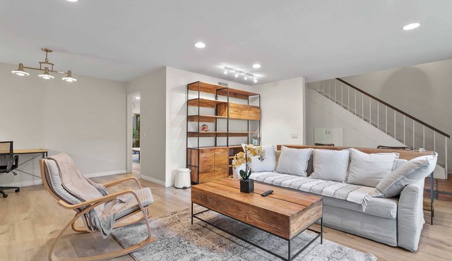 Luxurious Sanctuary on Santa Gertrudes Ave #41808