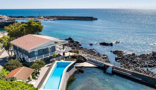 Luxurious sea front villa with private pool