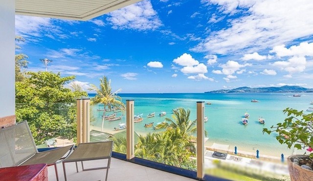 Luxurious Seafront 2 brm Penthouse with Spectacular views/unique design