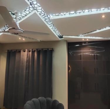 Luxurious SkyLounge Islamabad, Near Airport & Motorway, self check-in