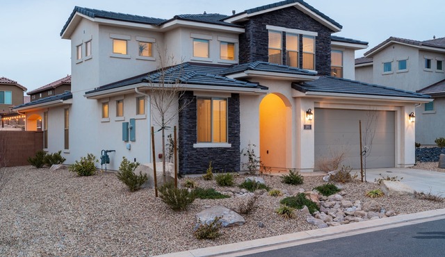 Luxurious Southern Utah Villa by Redawning