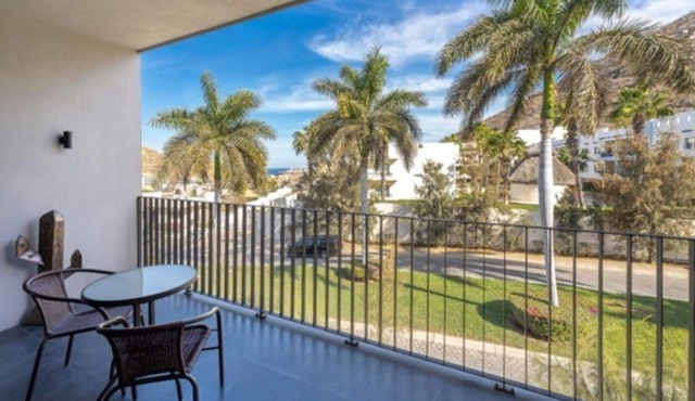 Luxurious, spacious, condo at Miro Los Cabos. Near downtown and the marina!