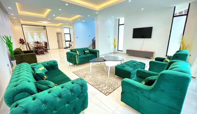 Luxurious & Spacious Mega Home! In the Best Neighborhood!