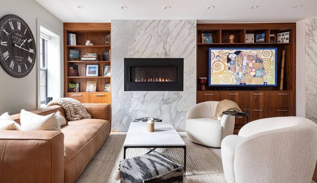 Luxurious & Spacious Townhome