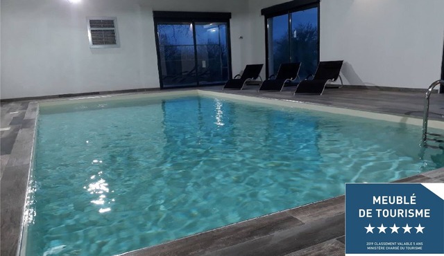 Luxurious traditional house – Pool (private interior heated)