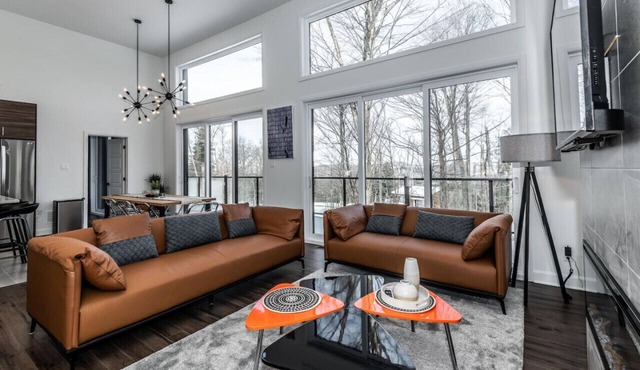 Luxurious Villa Tremblant 4 Bdrs w/Hot Tub B5