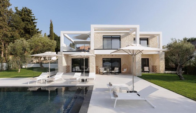 Luxurious Villa Trinity