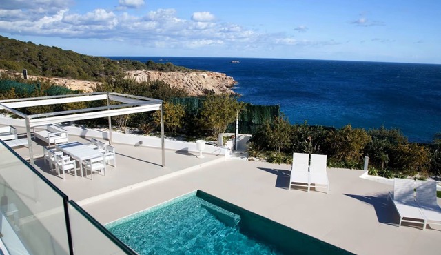 Luxurious Villa with Private Bay, Pool, Terrace, Gorgeous Viewsi