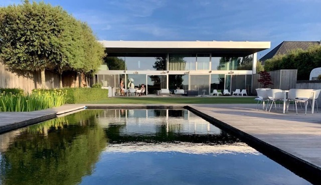 Luxurious villa with pool, sauna and swimming pond
