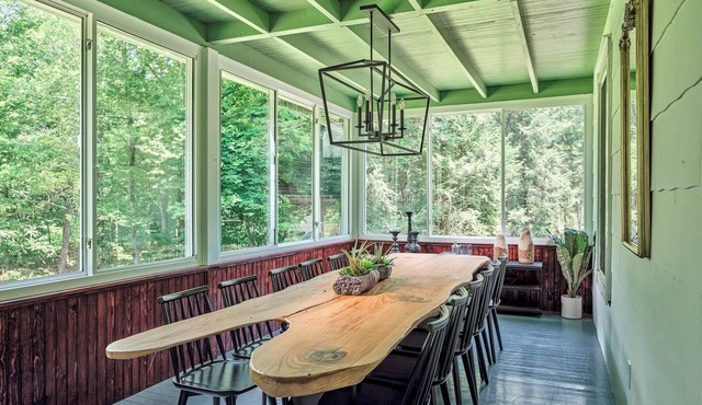 Luxuriously Restored Farm Cabin