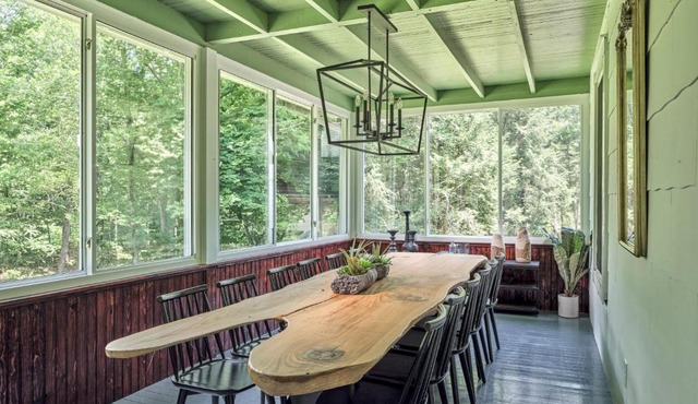 Luxuriously Restored Farm Cabin