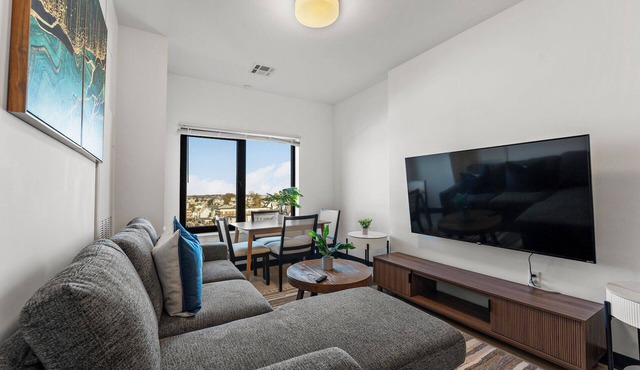 Luxury 1BR Close to Encore gfv7