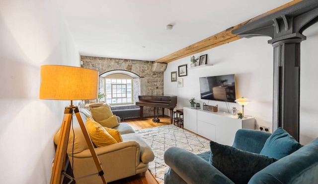 Luxury 2 bed Apt in historic Royal William Yard