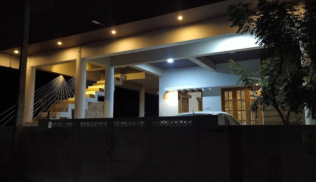 Luxury 2-bedroom apartment with WiFi, AC & Rooftop Jacuzzi pool near Kanyakumari