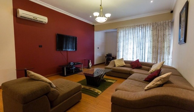 Luxury 2 Bedroom Apartment