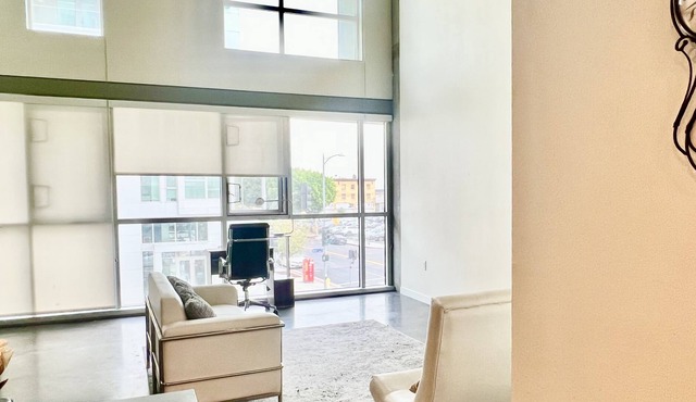 Luxury 2 Level Condo w/ Washer & Dryer