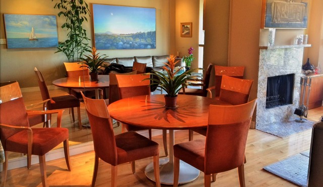 Luxury 2BR/2.5BA Home, Heart of Noe, Amazing Views, Chef's Kitchen, Spa, Parking