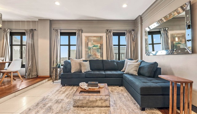 Luxury 2BR/2BA Condo in the Heart of Long Beach
