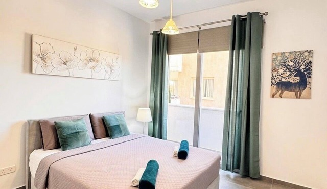 Luxury 2BR Apt at Elysia Park S6 with Pools, Gym & Spa - Center Paphos