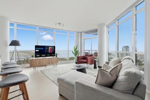 Luxury 2BR Condo with King Beds & Views