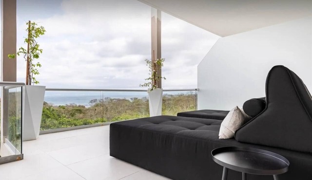 Luxury 2BR ocean and jungle view, infinity pools, rooftop pool, private beach