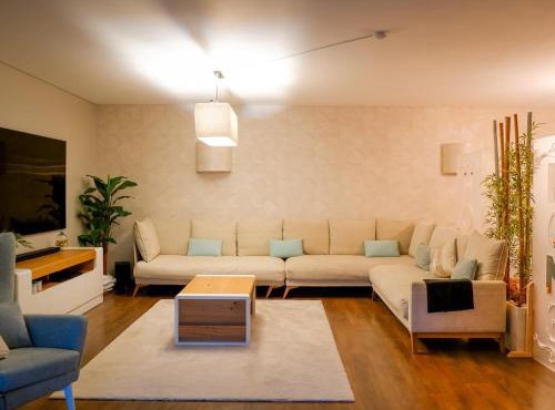Luxury 2BR Spacious & Stylish with Patio near Metro