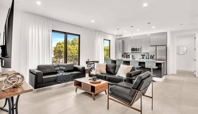 Luxury 3 bds APT Brand new, Perfectly located #202