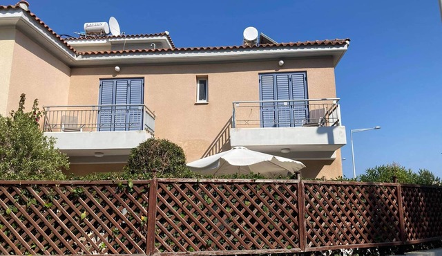 Luxury 3 Bed Semi Detached Villa with roof terrace. Free Air Con, Wi-Fi & TV