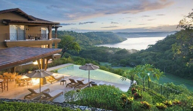 Luxury 3bd Residence with Premium Golf Cart & Resort Pool, Peninsula Papagayo