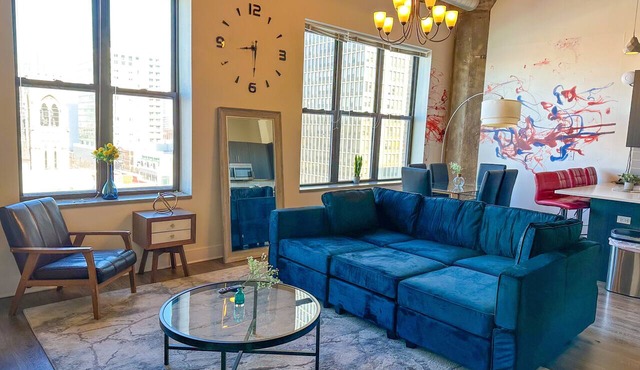 Luxury 3BR Duplex with Private Rooftop Penthouse with Views Near McCormick Place