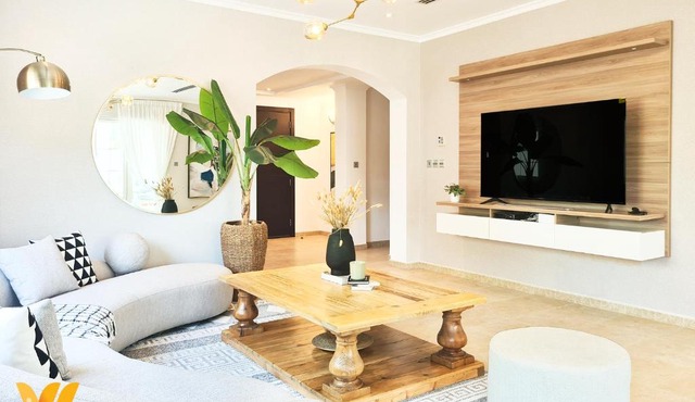 Luxury 3BR Private Pool Villa and Elaborate Gardens