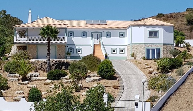 Luxury 4 bedroom villa