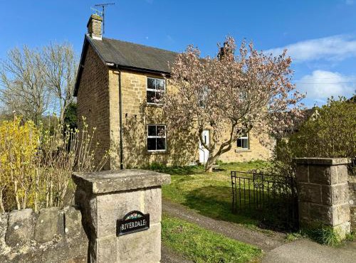 Luxury 4 Bedroom Detached House - Central Baslow