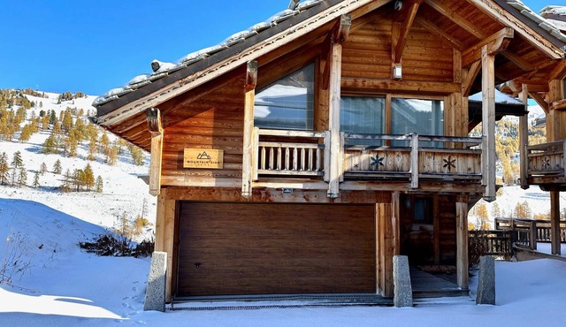 Luxury 4* Chalet with Jacuzzi and Sauna