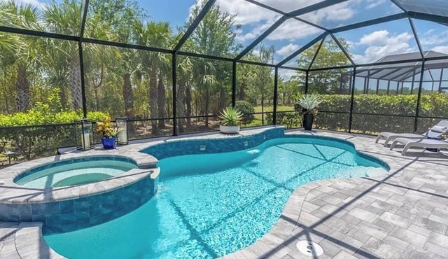 Luxury 4BR/3BA Modern Home in Naples with Private Pool - Perfect for Snowbirds!