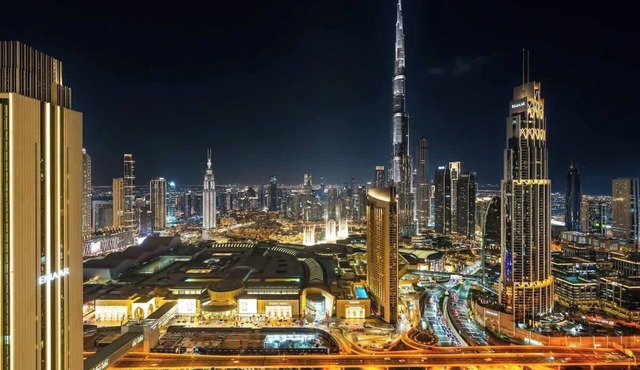 Luxury 4BR| Burj Khalifa & Fountain View near DIFC