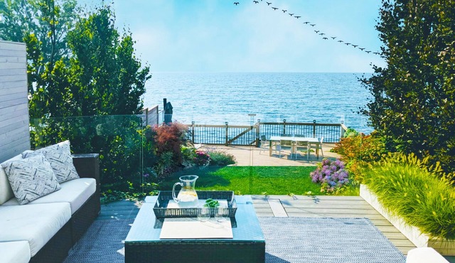 Luxury 4Brd LAKE FRONT HOUSE in Toronto!
