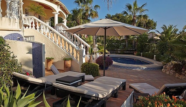 Luxury 5 Bed Mountain Views Heated Pool Games Room