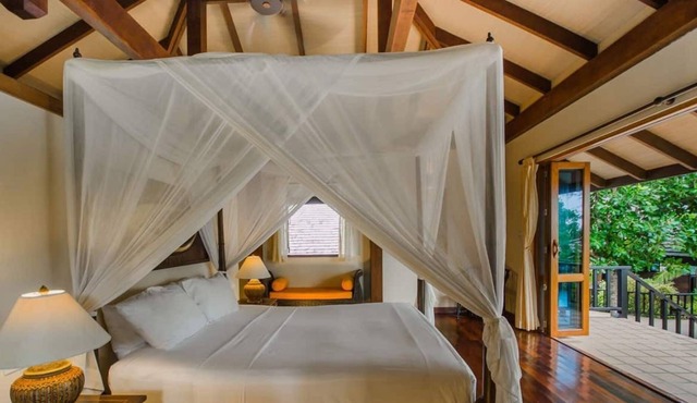 Luxury 5 Bedroom Spacious Villa Baan Khating !!