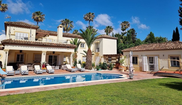 Luxury 6 Bed Villa, Kings & Queens Sotogrande